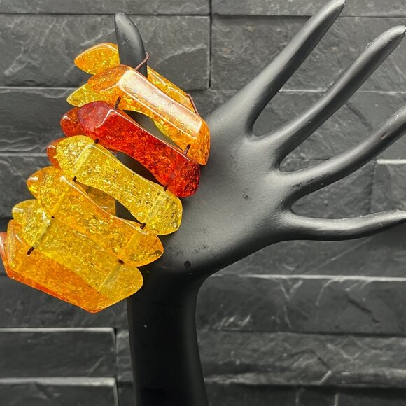 LUCITE MULTI AMBER COLOR STRETCH CHUNKY STATEMENT BRACELET, CONFETTI LOOK - Picture 1 of 3